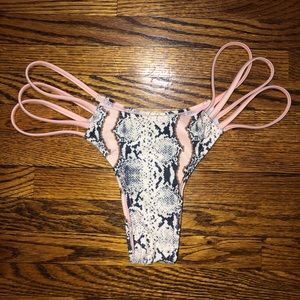 NWOT Brazilian style snake print bikini bottom